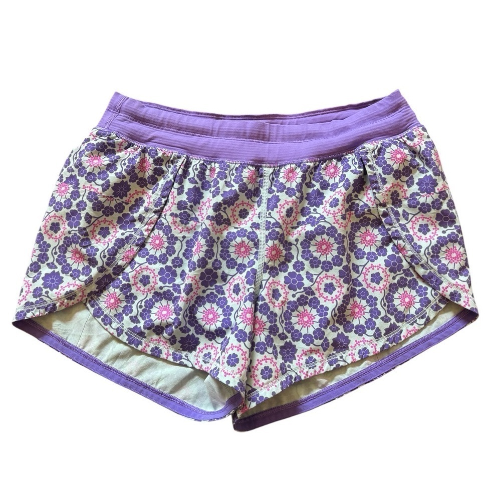 VTG Lululemon Run: Breeze By Shorts Size 6